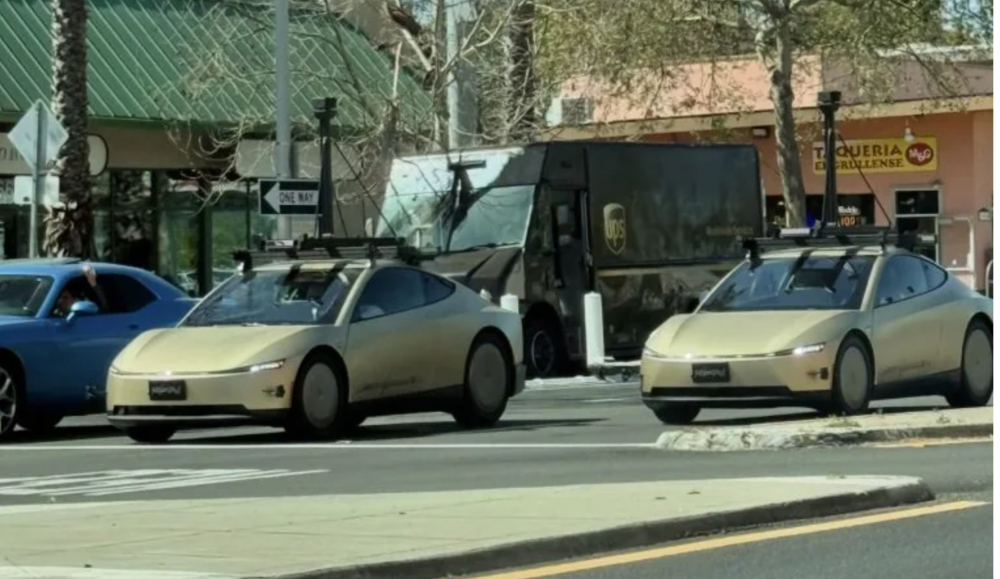 多辆特斯拉Cybercab现身工厂，量产稳步推进，道路测试已同步开始