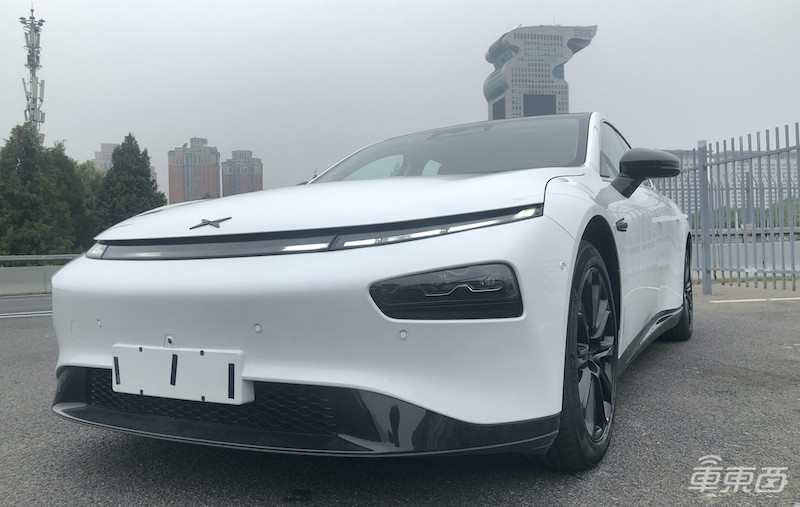 小鵬P7頂配版上路實(shí)測(cè) 駕駛表現(xiàn)優(yōu)異 回頭率超高