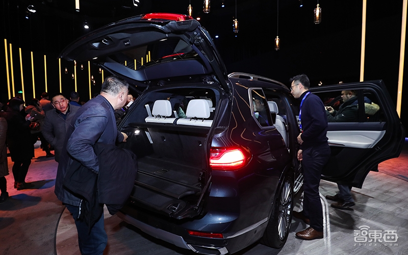 宝马最强七座SUV全球首发!抢MPV饭碗还能玩自动驾驶