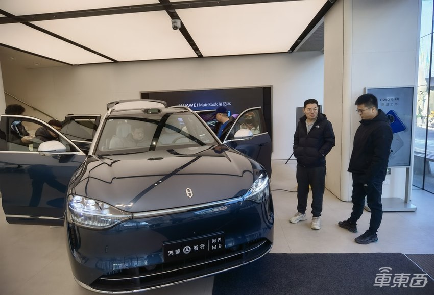 问界M9有多火？BBA车主扎堆体验，有人卖掉百万豪车选择下定