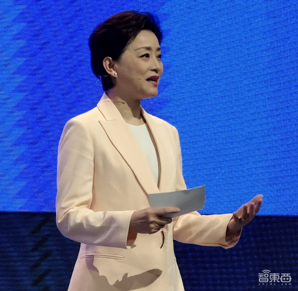 vivo X100 Ultra深度体验:人人随手拍大片,蓝心小V比Siri更能干