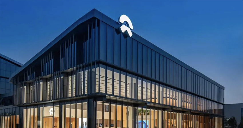 卖一辆“亏13万”,蔚来又烧207亿!李斌大谈20万级新车,股价逆势上涨