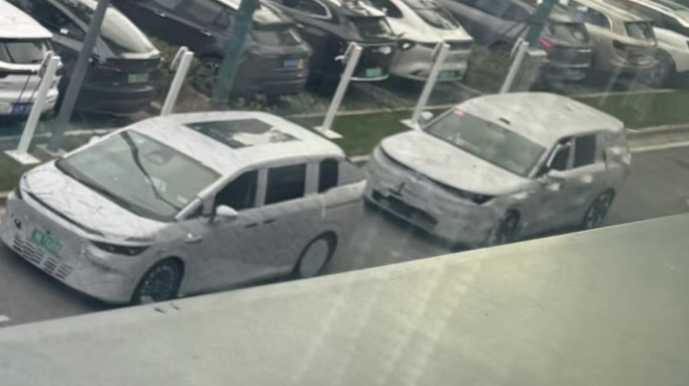 小鹏增程车谍照曝光！传车长5米1续航1400km，最快四季度量产