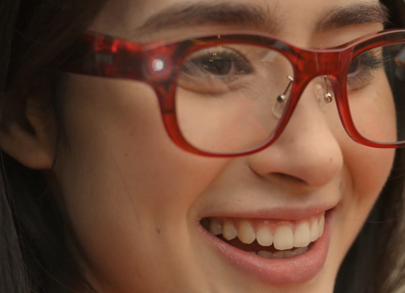 3700元,HTC首款AI眼镜发布,谷歌OpenAI模型都能用,36小时超长待机