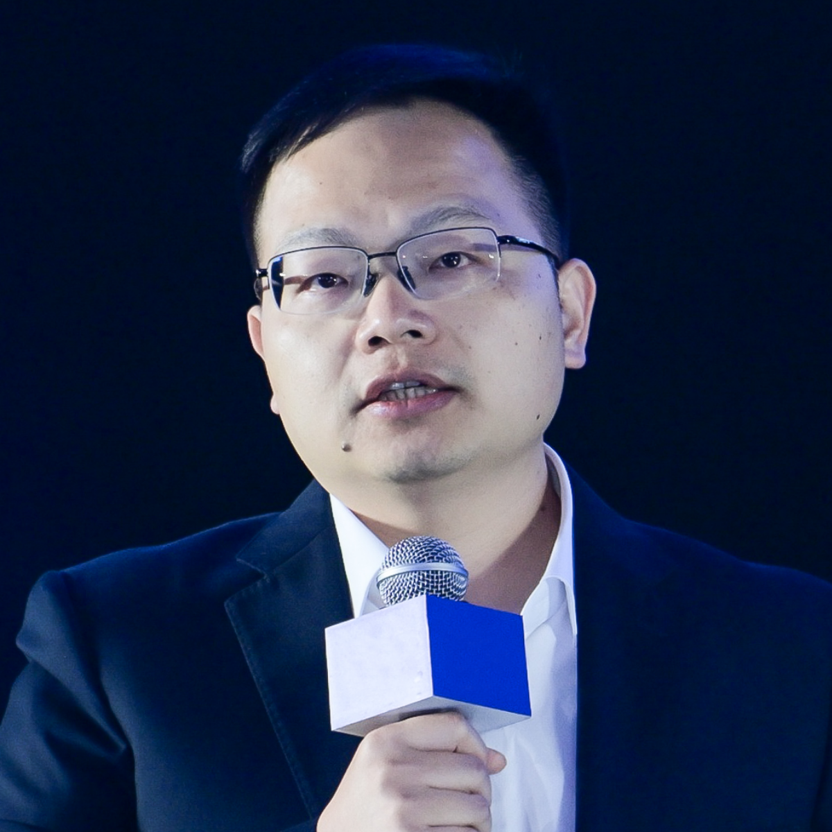 最终议程公布！2025上海车展汽车智能化峰会周六举行，深入讲解座舱AI Agent、端到端智驾与舱驾融合等议题