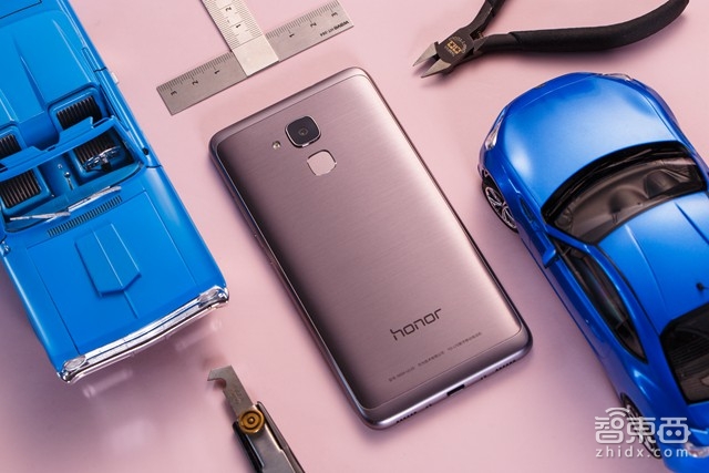 荣耀畅玩5C借场GMIC正式发布 搭载16nm麒麟芯片起价899元