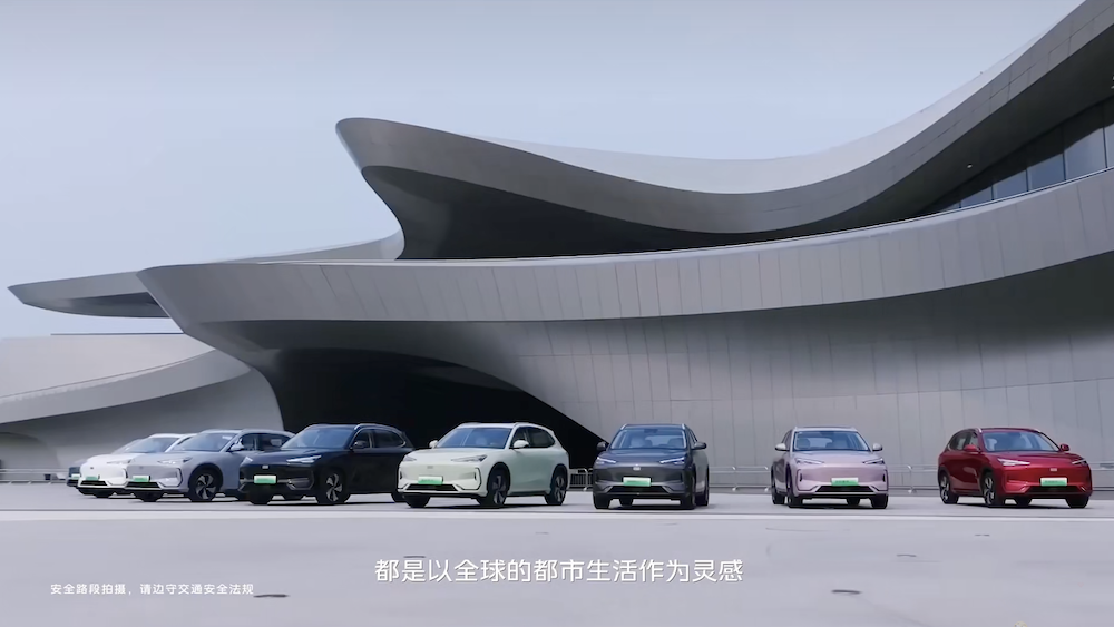 吉利银河新款E5上市！10.98万起售价不变，续航增加上车最新智驾系统