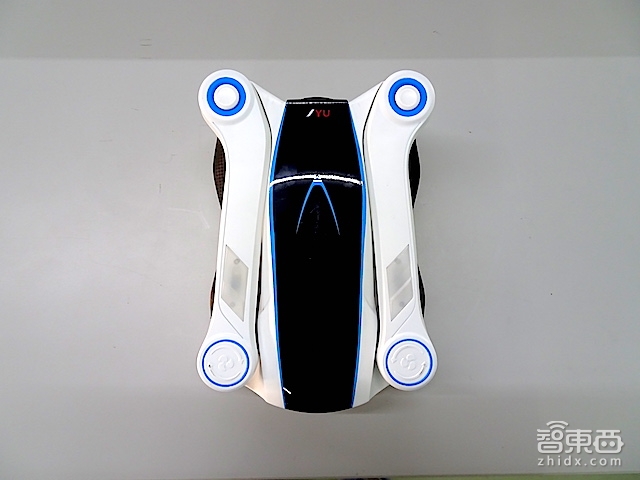 硬创先锋陈思达:玩了30年航模后开造千元无人机