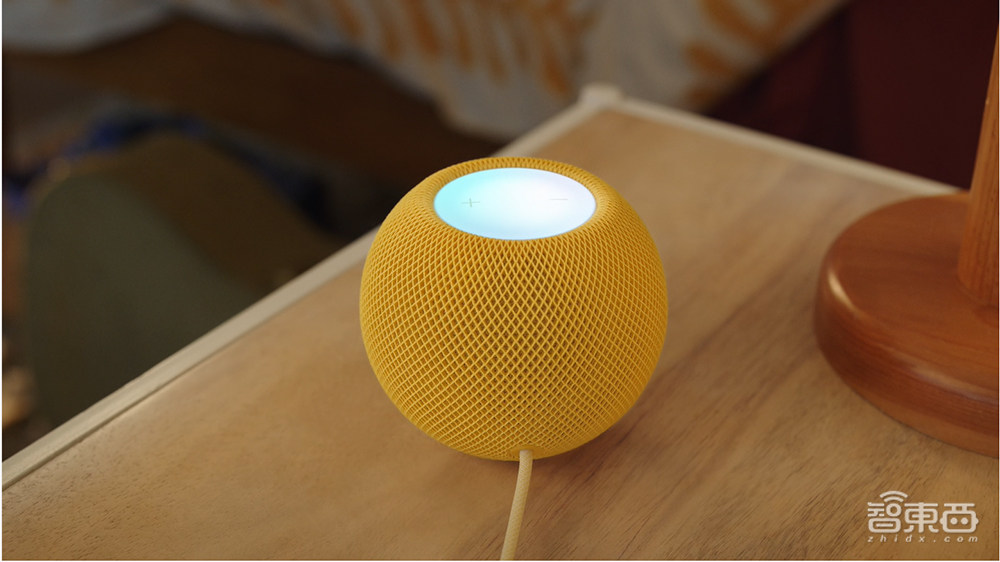 乔布斯当场“复活”!苹果发AirPods 3和地表最强电脑芯片,秀刘海屏Macbook Pro