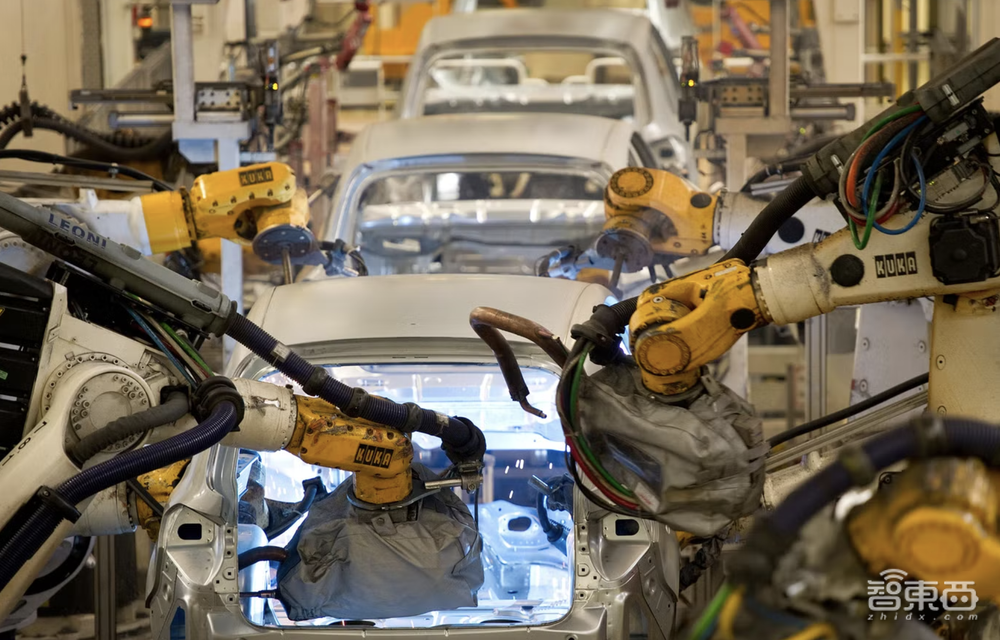 让人啼笑皆非的机器人翻车现场，揭示了多少行业真相？