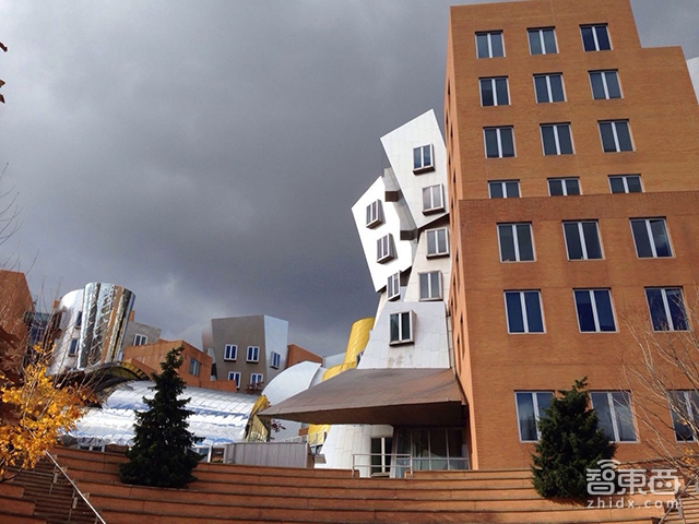 X教授肖健雄:普林斯顿学术大神 用别人1/10的成本搞定自动驾驶