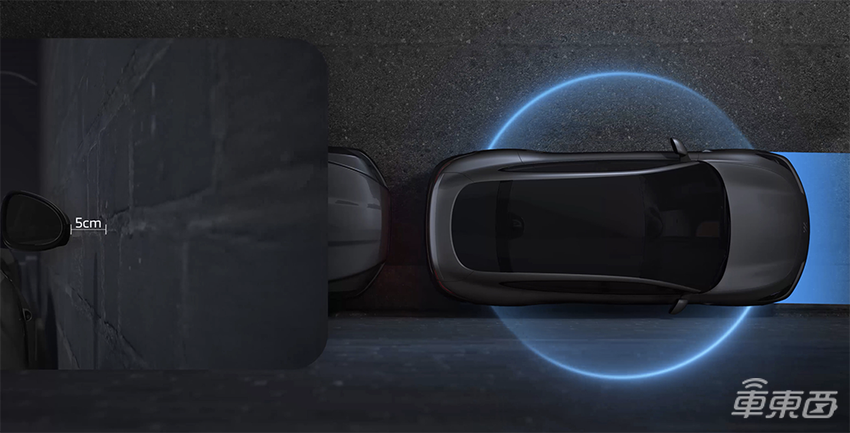 价格之外的底气，智己用三招打造LS6的未来感驾舱