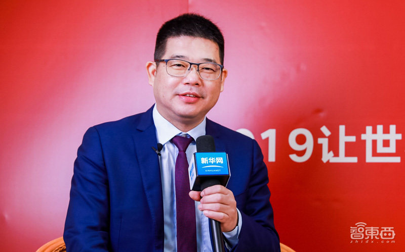 大模型火遍两会!雷军等20位代表热议AI,Sora高频出场,靳东深感受影响