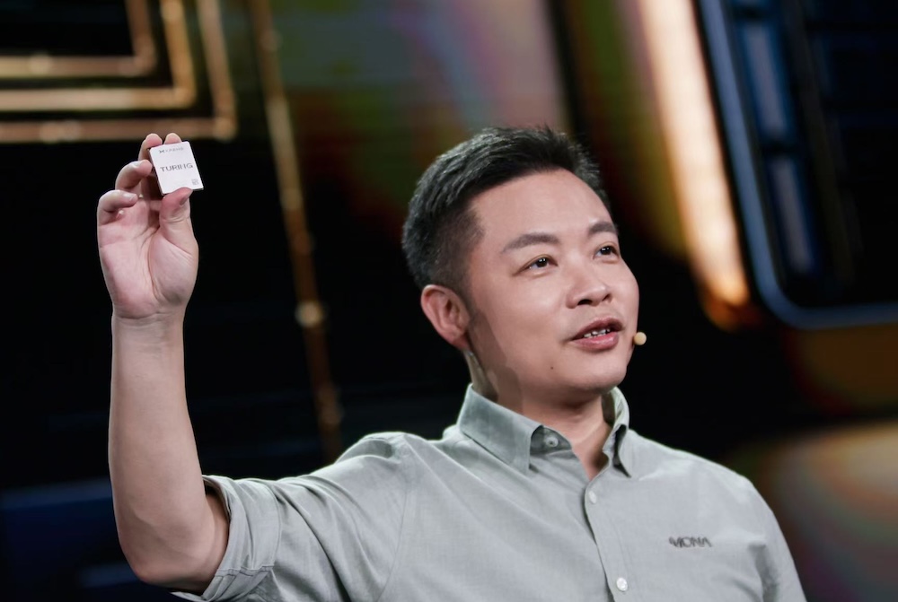 8大车企造芯！马斯克李斌何小鹏狂卷大算力，雷军立下军令状