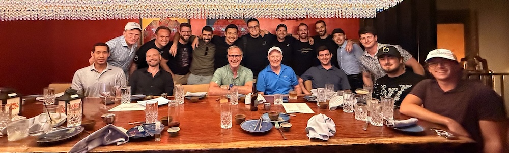 特斯拉无人出租“翻车”了？上线两日多次违反交规，运营首日就遭调查