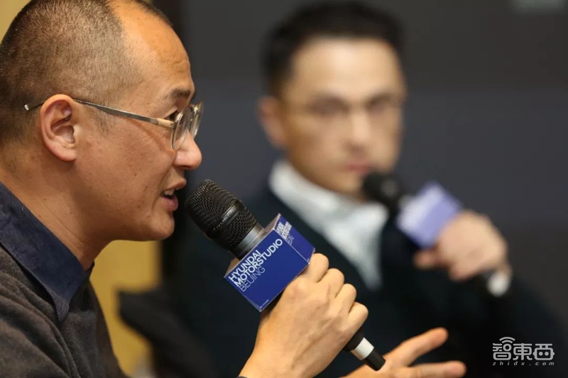 现代汽车文化中心举办《朋友：邱志杰与AI的对话》讲座