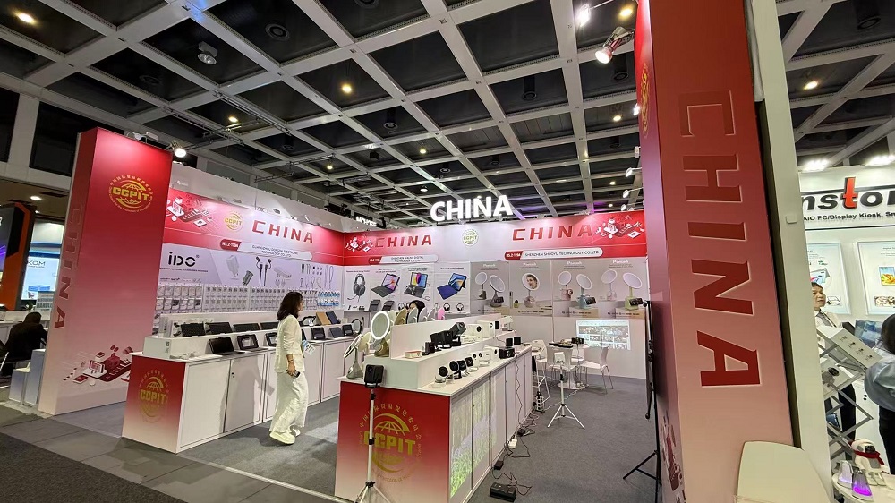 暴走IFA展会带来八大看点！宇树机器人表演秀翻老外，国产AI眼镜攻陷欧洲，“电动老头乐”也来了