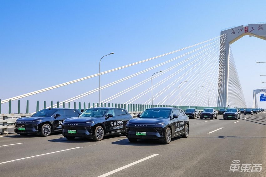 标配高阶智驾+760km续航，C级纯电SUV星纪元ET 21.98万起售