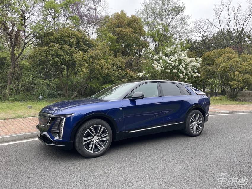 体验凯迪拉克全新一代SuperCruise!司机只用看路,靠屁股就能感知变道方向