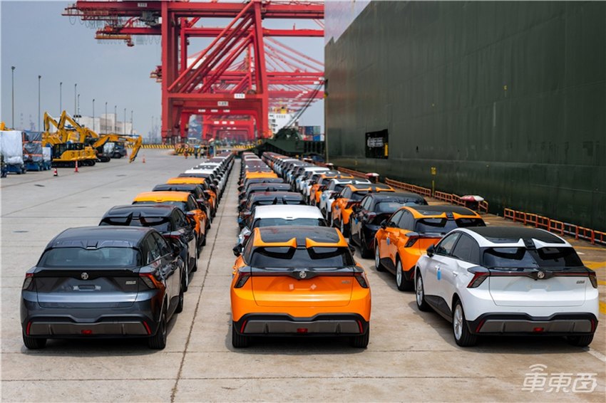 超越日本,中国汽车出口登顶世界第一!中日最新数据双双坐实