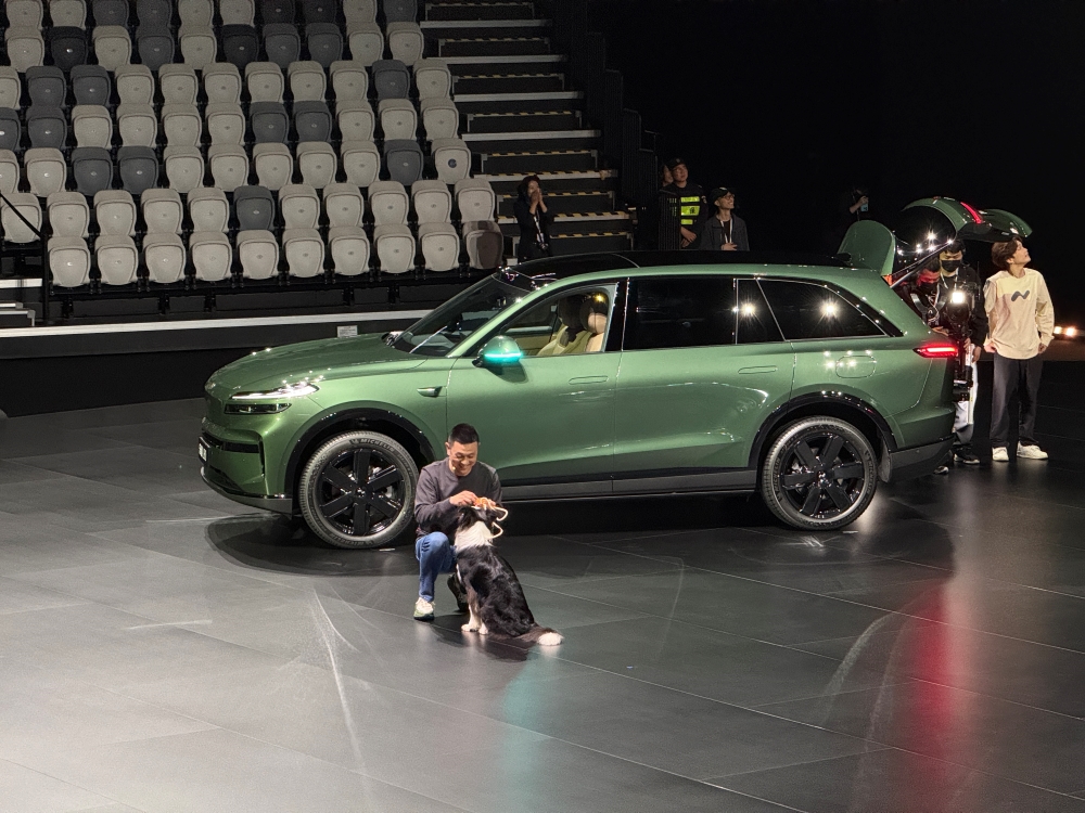 乐道L80预售24.58万元！李斌现场展示个性玩法，空间表现突出