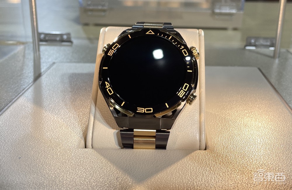 华为史上最燃发布会!麒麟鸿鹄自研芯片炸场,刘德华手持Mate 60“超大杯”现身