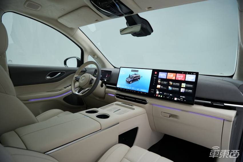 全新岚图梦想家34.99万起！上车华为ADS 3.0，动力舒适全面提升