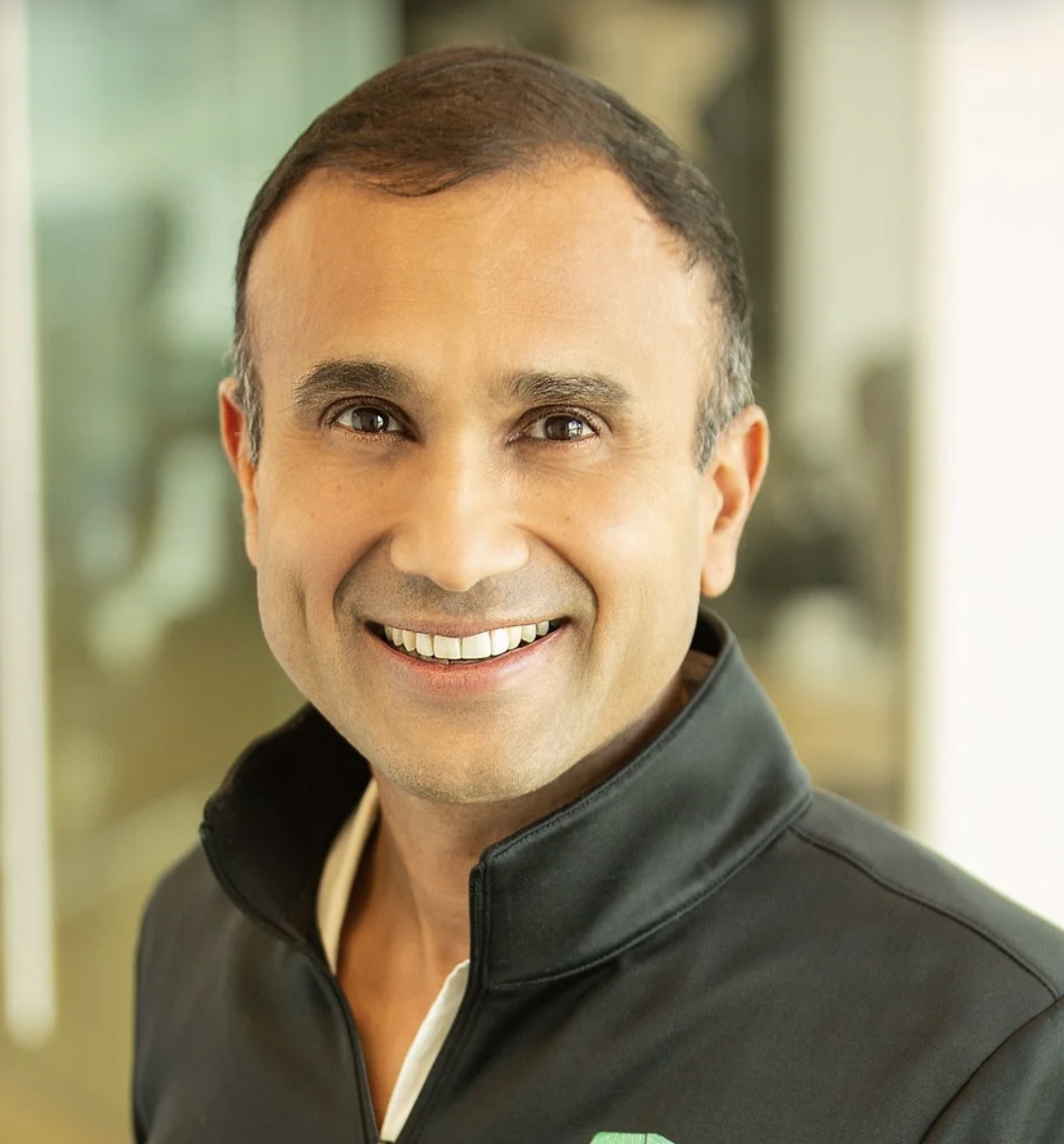 黃仁勛“撒錢”創(chuàng)紀錄！英偉達超級AI帝國崛起，但沒帶中國玩