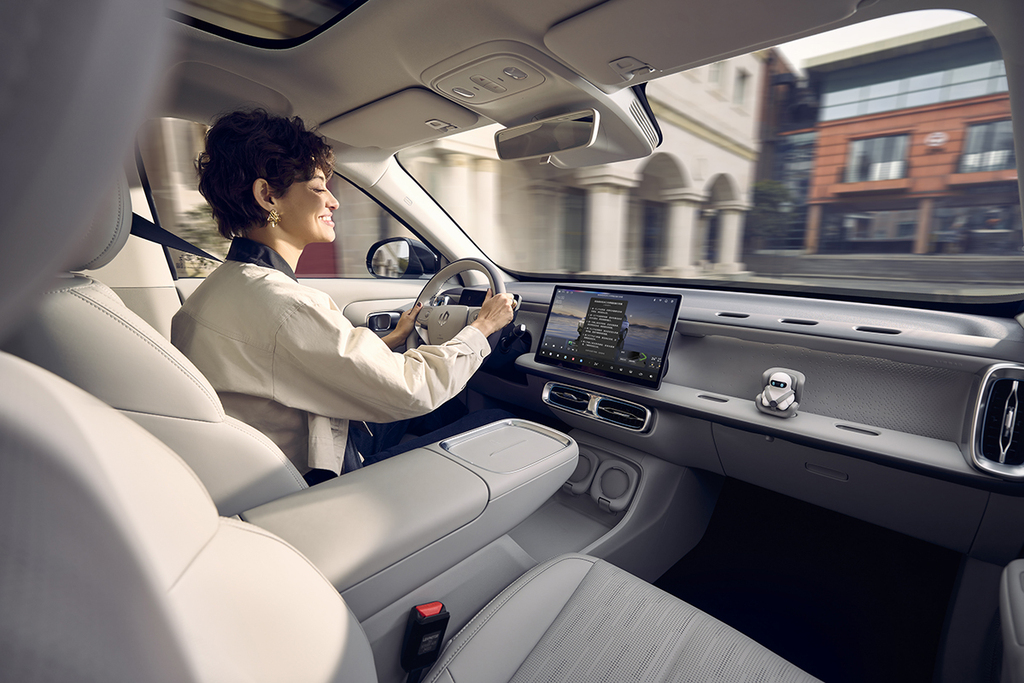 零跑B01第10000台交付，B10摩根粉成都车展首发