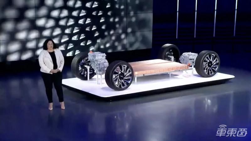 凯迪拉克纯电SUV发布！外观内饰帅炸，续航483公里还有L2级自动驾驶