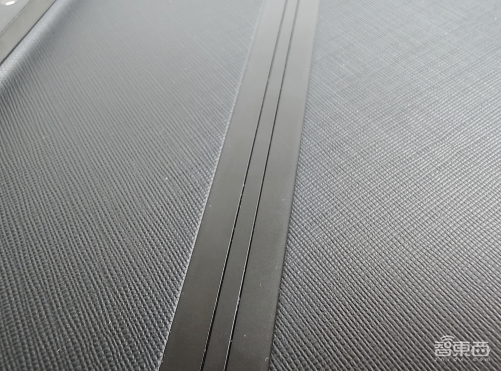 华为Mate Xs 2折叠屏体验:2022年了,华为怎么把“外折”做出花来?