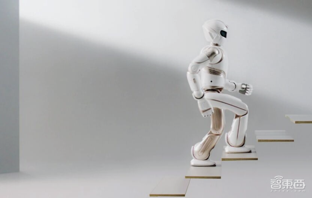 戴森要造人形机器人：扩招千人、投资50亿、10年落地