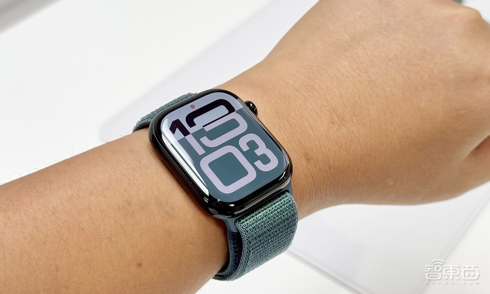 剛摸完蘋果iPhone 16系列和手表耳機(jī)新品，真機(jī)和看圖真不一樣