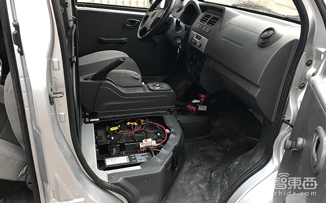 史上最“草根”自动驾驶团队:40人花400万造出三款无人车