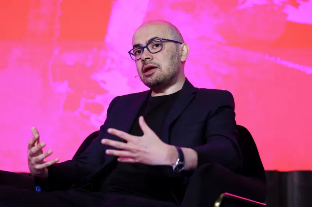 “AI教父”建议学修水管,DeepMind CEO力挺STEM专业,6位硅谷大佬给出AI就业论断