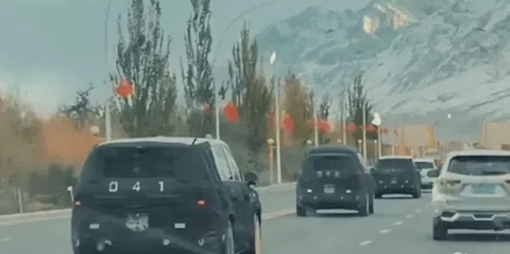 雷军藏了近三年秘密曝光!7000字长文揭秘小米增程新车,40张谍照两大专利一览