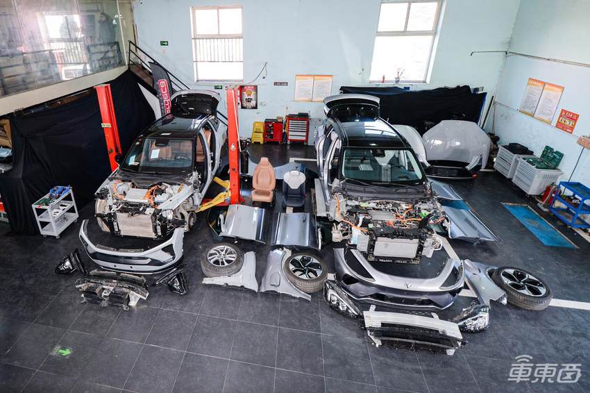 拆车看内核:极狐能否越级叫板蔚来ES6?