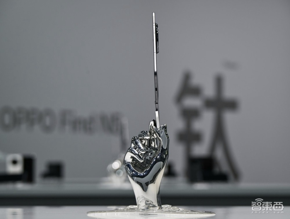 最薄折叠屏+满血DeepSeek,远程操控苹果电脑,OPPO这波玩了个大的