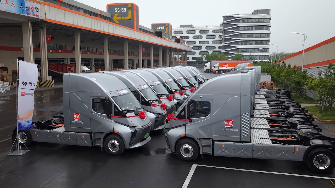 三大海外主权基金共同押注，DeepWay深向把重卡L4编队开进真实干线