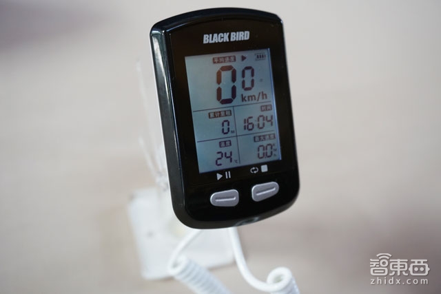黑鸟单车发布骑行码表 可GPS定位售价177元