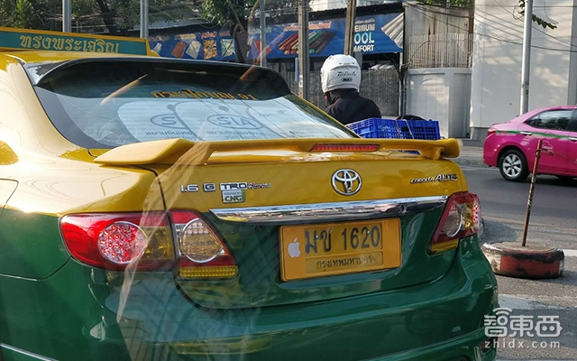 三天实地体验泰国出行:街道杜成狗 摩托狂炸街