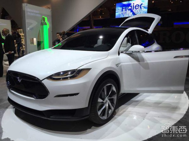 特斯拉SUV版Model X亮相CES