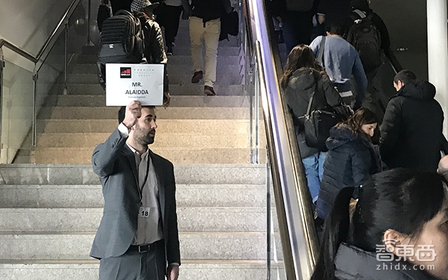 MWC现场深度:手机电脑通通被AI,5G真来了!
