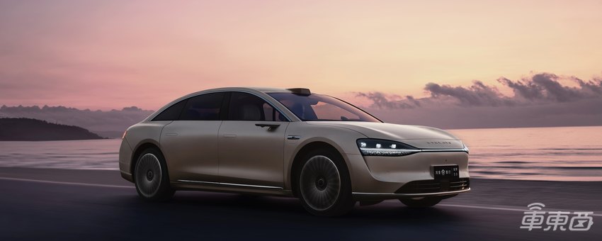 享界S9、问界新M5北京车展亮相，鸿蒙智行品牌全家福车型集中展示