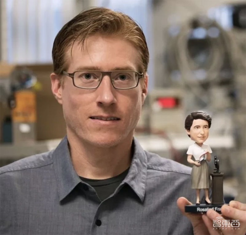 768颗芯片、1亿个神经元！电脑追上小型哺乳动物脑容量，迄今最强神经拟态系统诞生