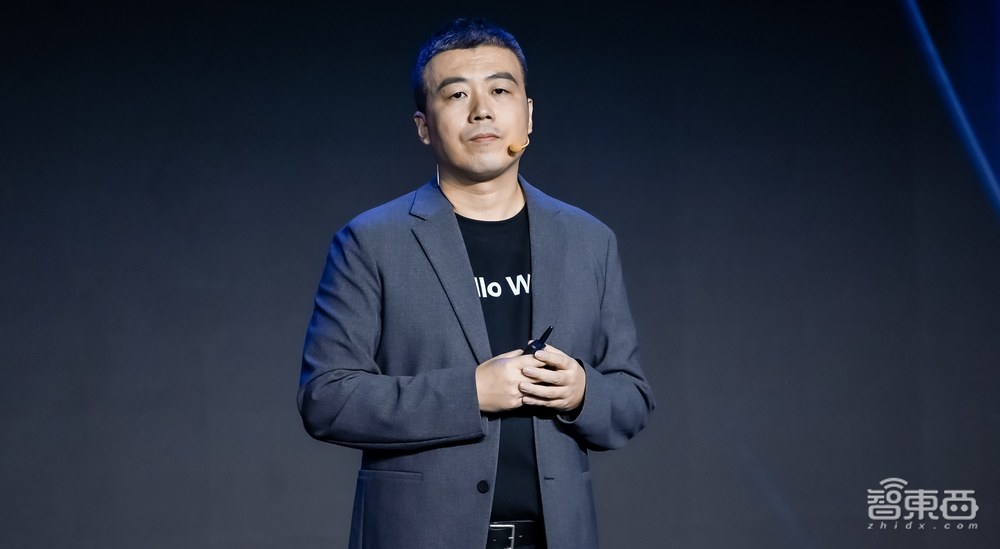 如何打造AR界的“遥遥领先”？对话李宏伟，雷鸟X2实测上手