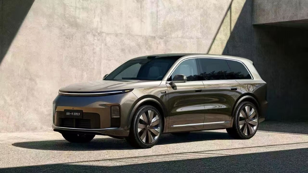 李想疯狂剧透全新L9！自研5nm芯片上车，算力2560TOPS，顶配55.98万