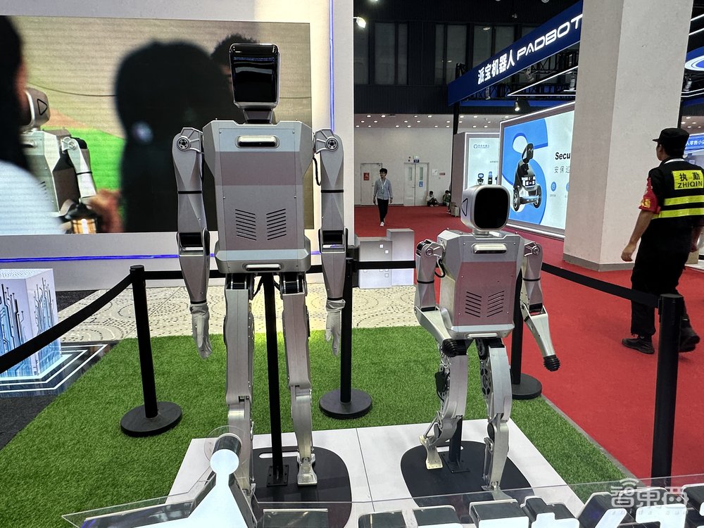 人形机器人真火了!10多款扎堆引爆亦庄,小米铁蛋2首亮相