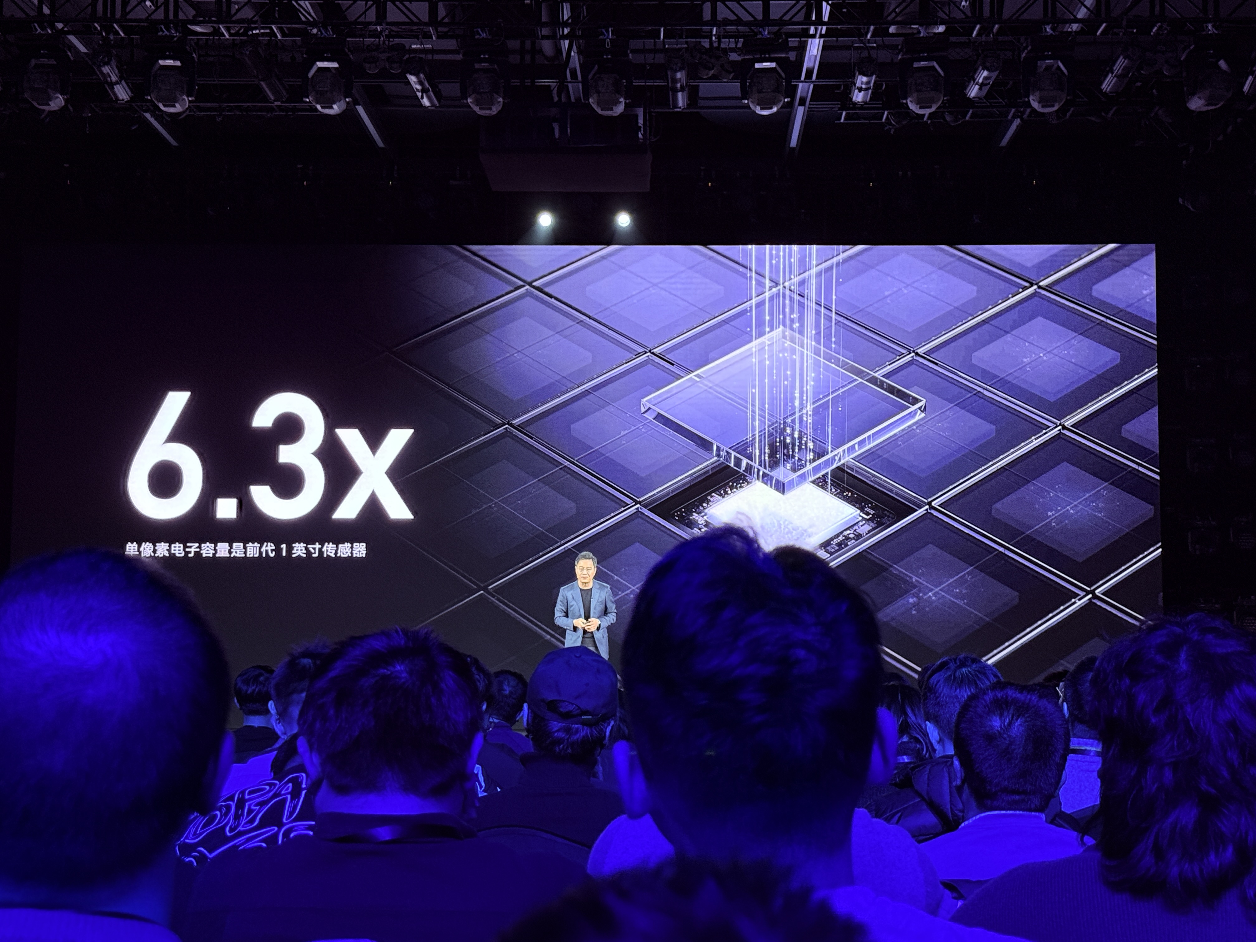 只比普通版贵500！徕卡红标附体小米17 Ultra，首发光学变焦长焦