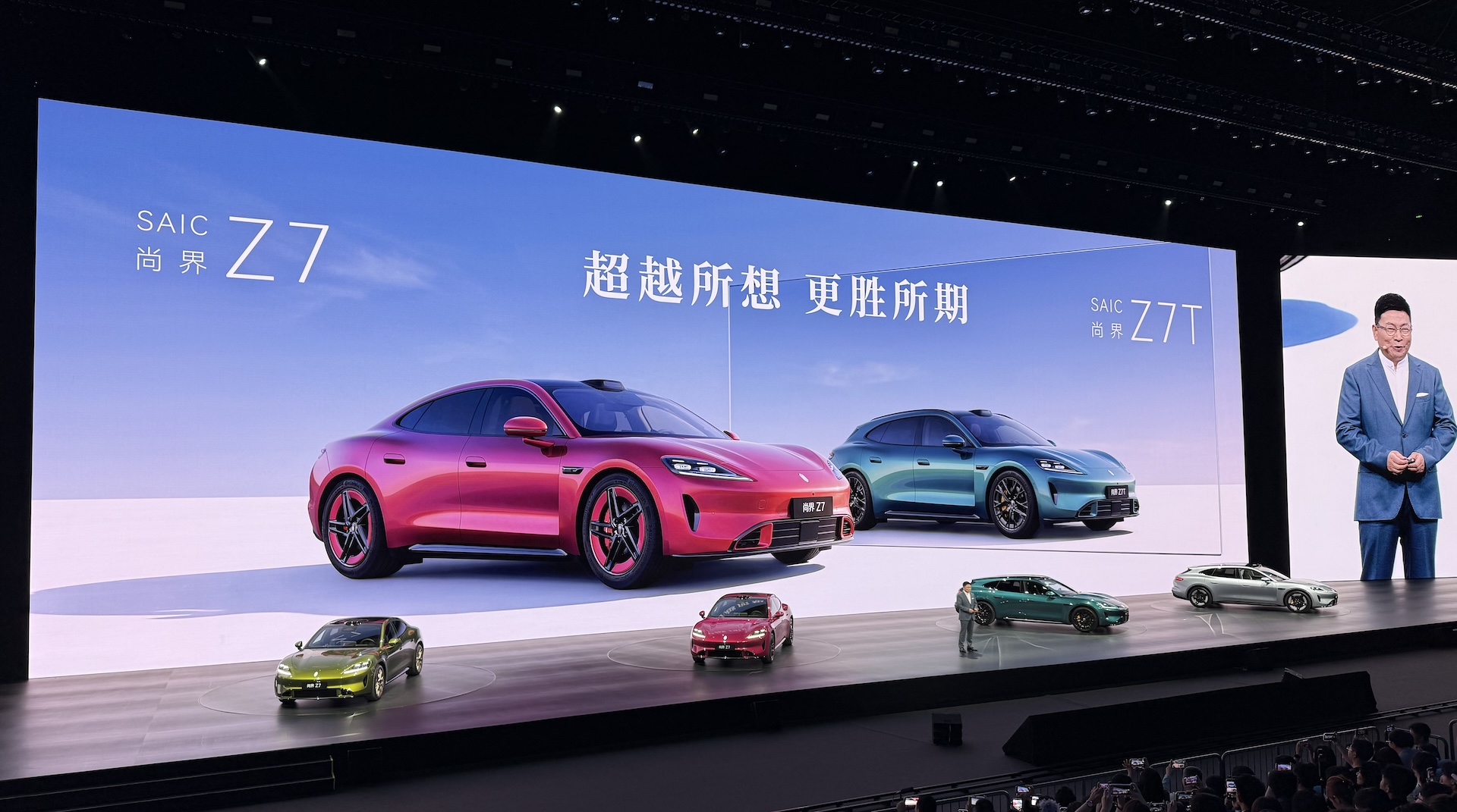 余承东一晚连发6款车！问界车皇冲上66.98万，首款MPV开始预售